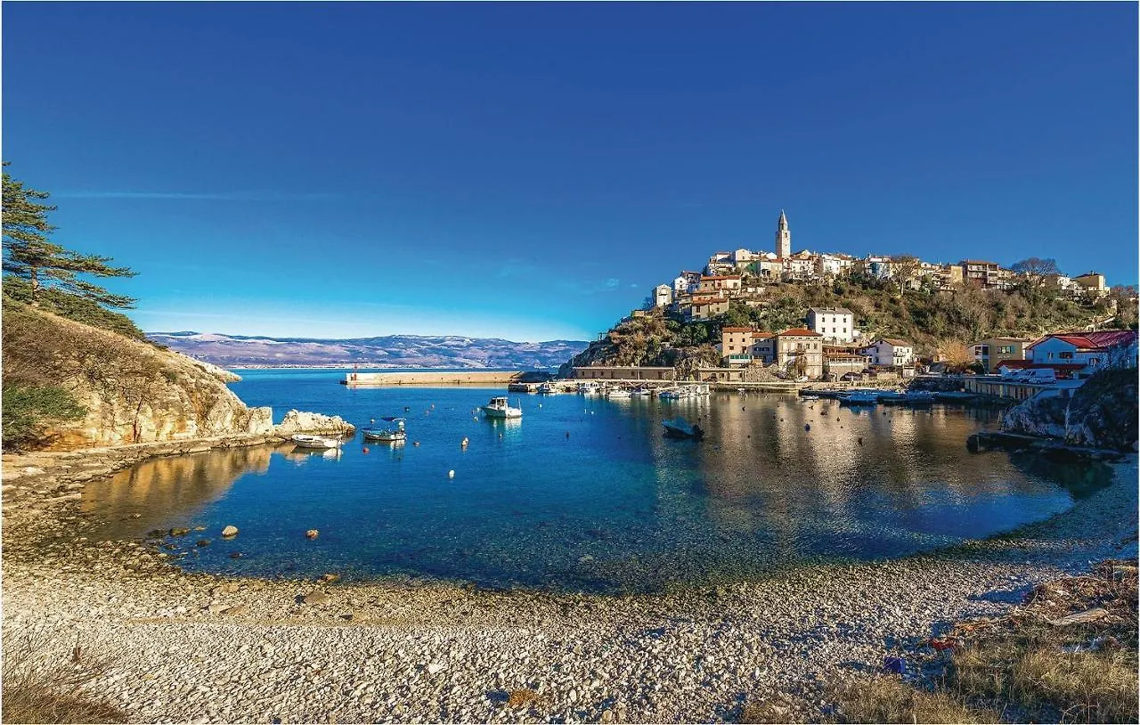 Stunning Apartment In Vrbnik With Kitchen